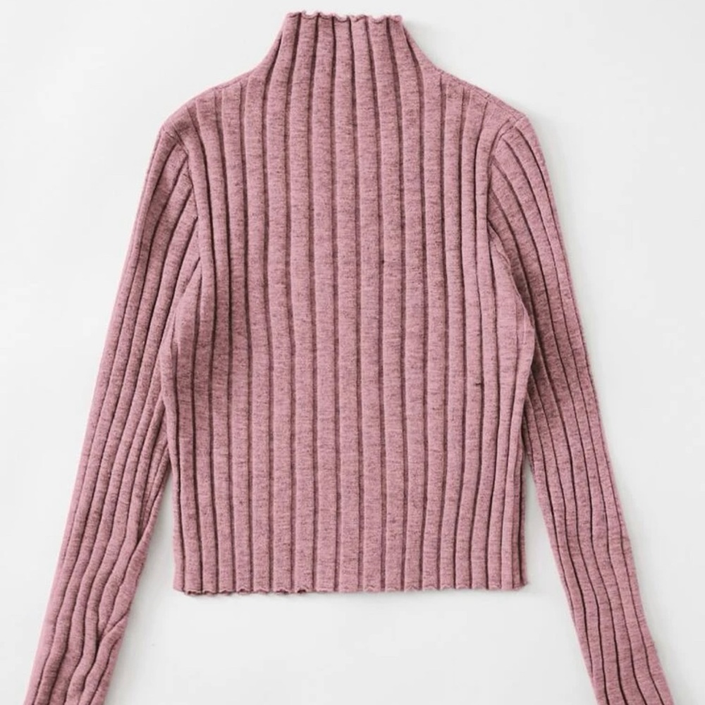 Turtle neck long sleeve crop top